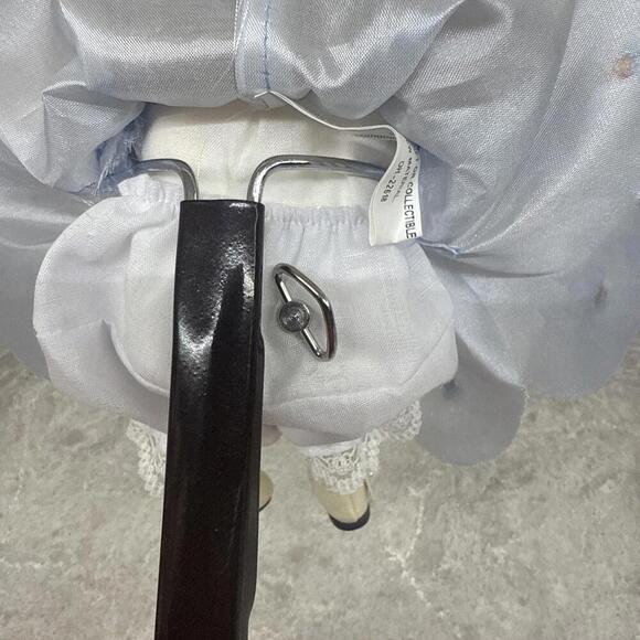 Vintage Greentree music box 8” doll of the month Aquarius with tags, stand. - Picture 11 of 15